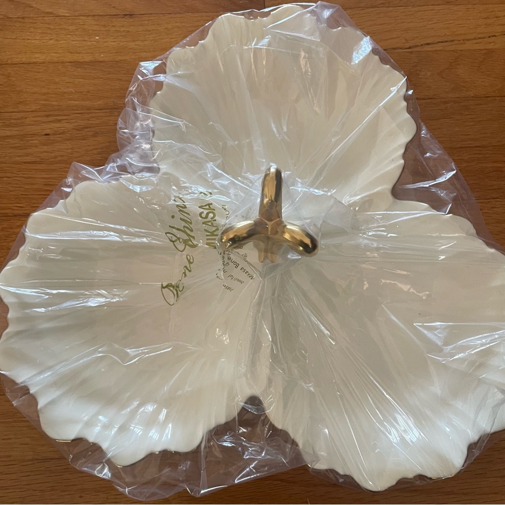 Mikasa 24K Gold Trim Ivory Bone China 3-Bowl Leaf Dish Nut Larry Laslo Narumi